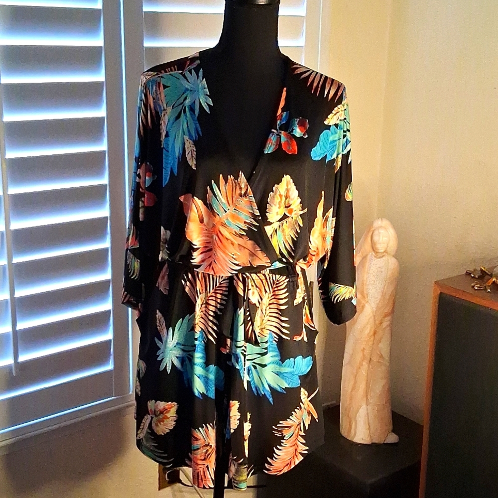 🌴🌺Veronica M. Short Hawaiian Romper W/3/4 Sleeves & Belt Poly/Spandex Size L